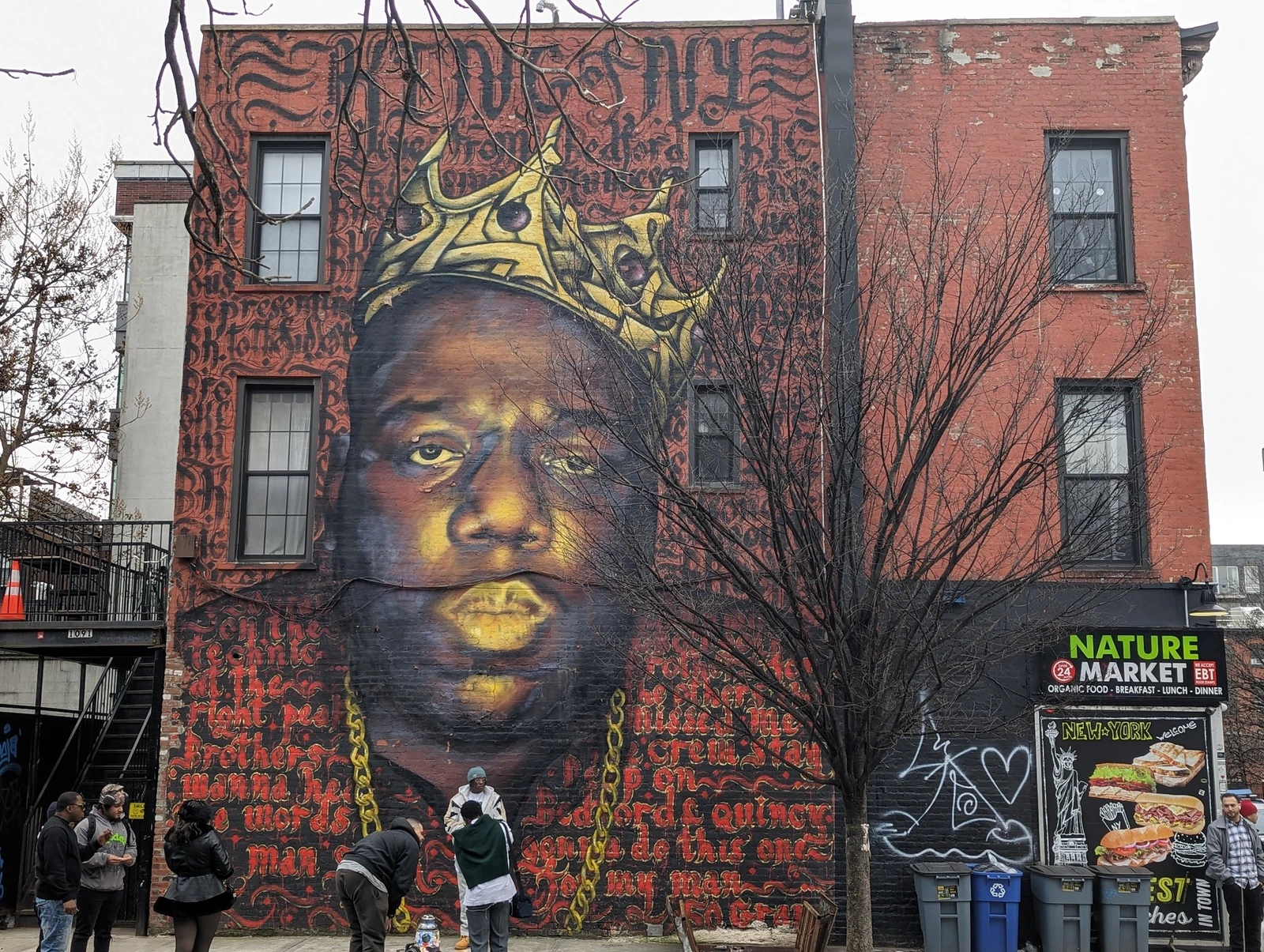 Fresque de The Notorious B.I.G. à Bedford-Stuyvesant, Brooklyn, 2024